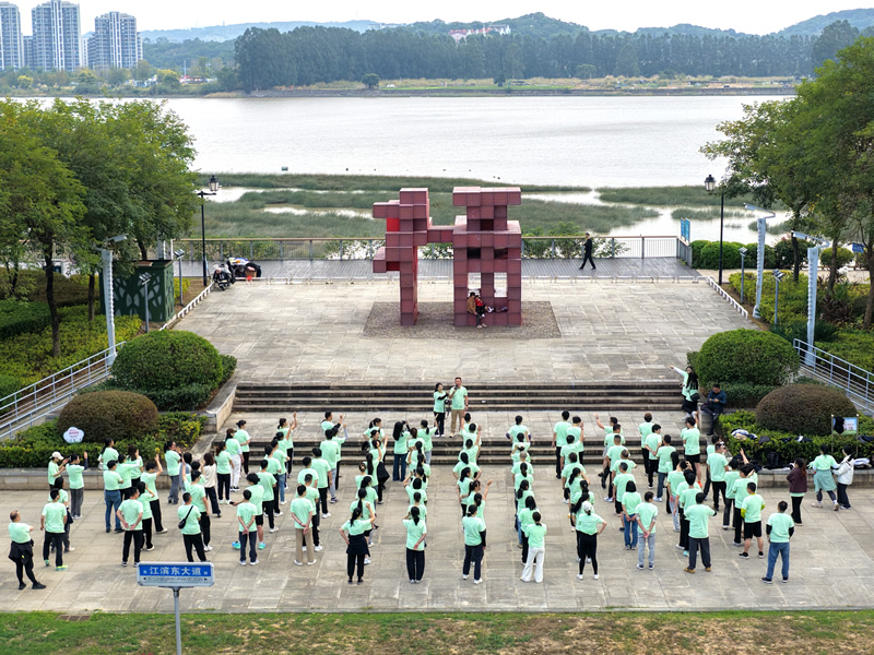 英諾加速度丨2025 福州英諾電子科技郵箱公司燃冬樂跑活動(dòng)